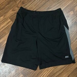 Nike * Men’s Basketball Shorts * Size Large